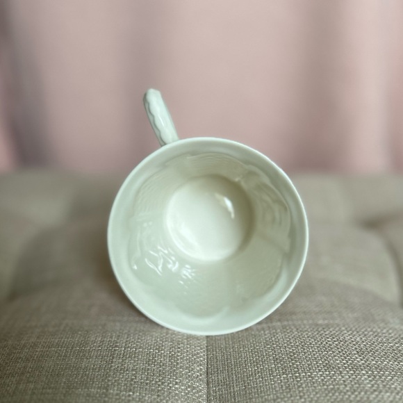 Belleek mug from Ireland - Picture 4 of 6